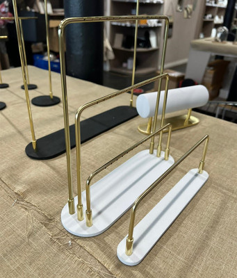 AJW028 Customized Metal Acrylic Earring Display Stands