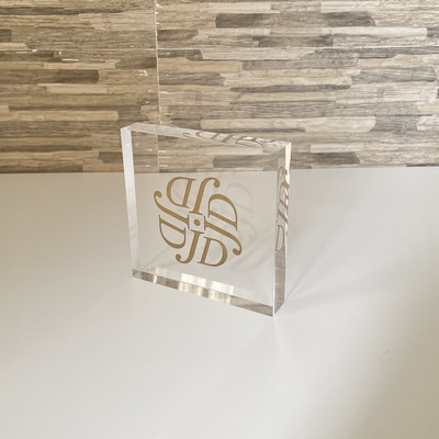 AL017 Customized Transparent Acrylic Block With Laser Engraved Logo Filled With Gold oil